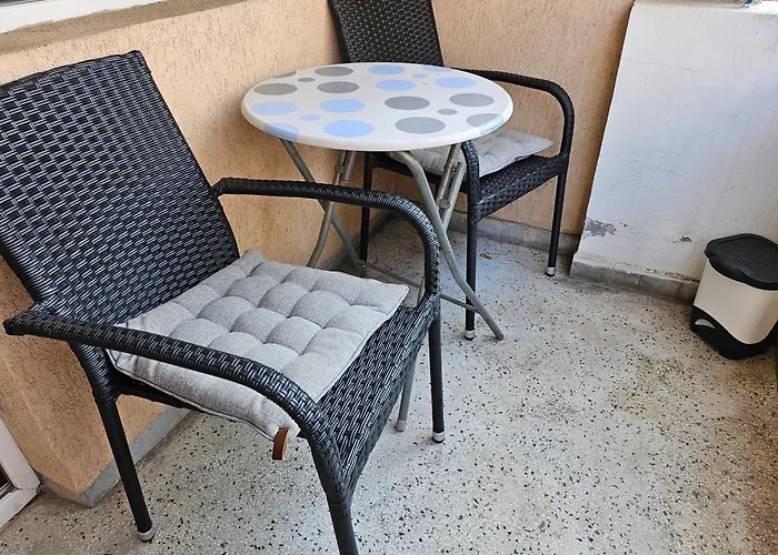 за гости на 1 Burgaz